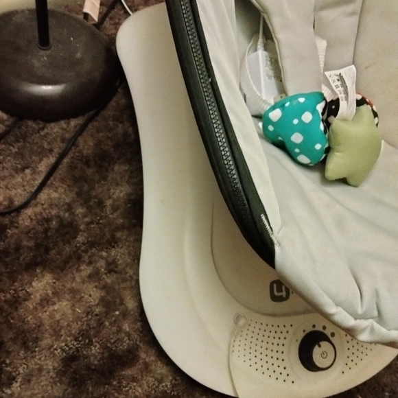 4Moms Baby Rocker - Picture 2 of 3